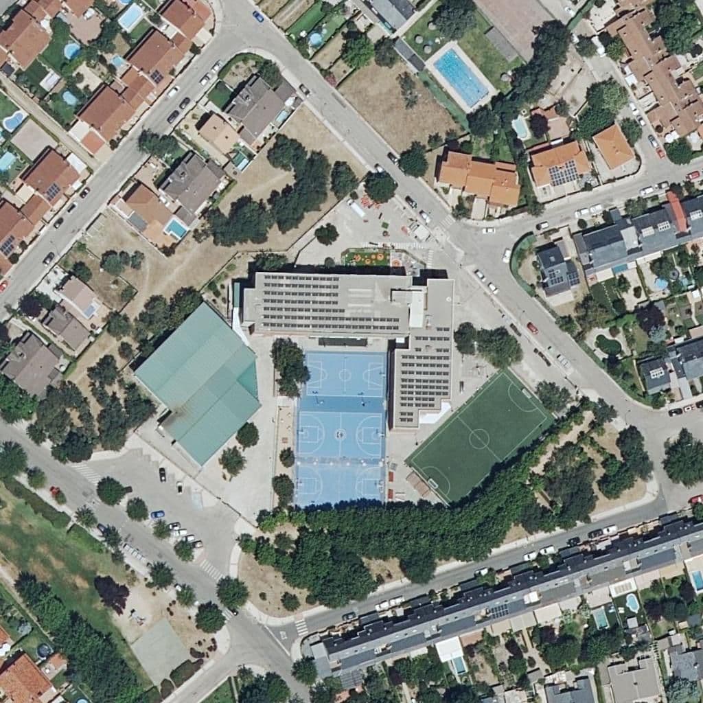 Вид сверху на территорию школы «Fontenebro International School»