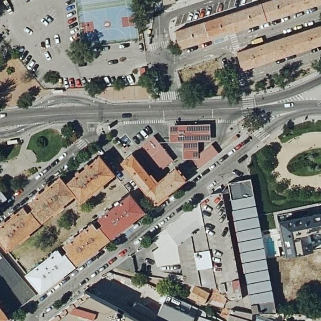 Вид сверху на территорию школы «Pozuelo De Alarcon»