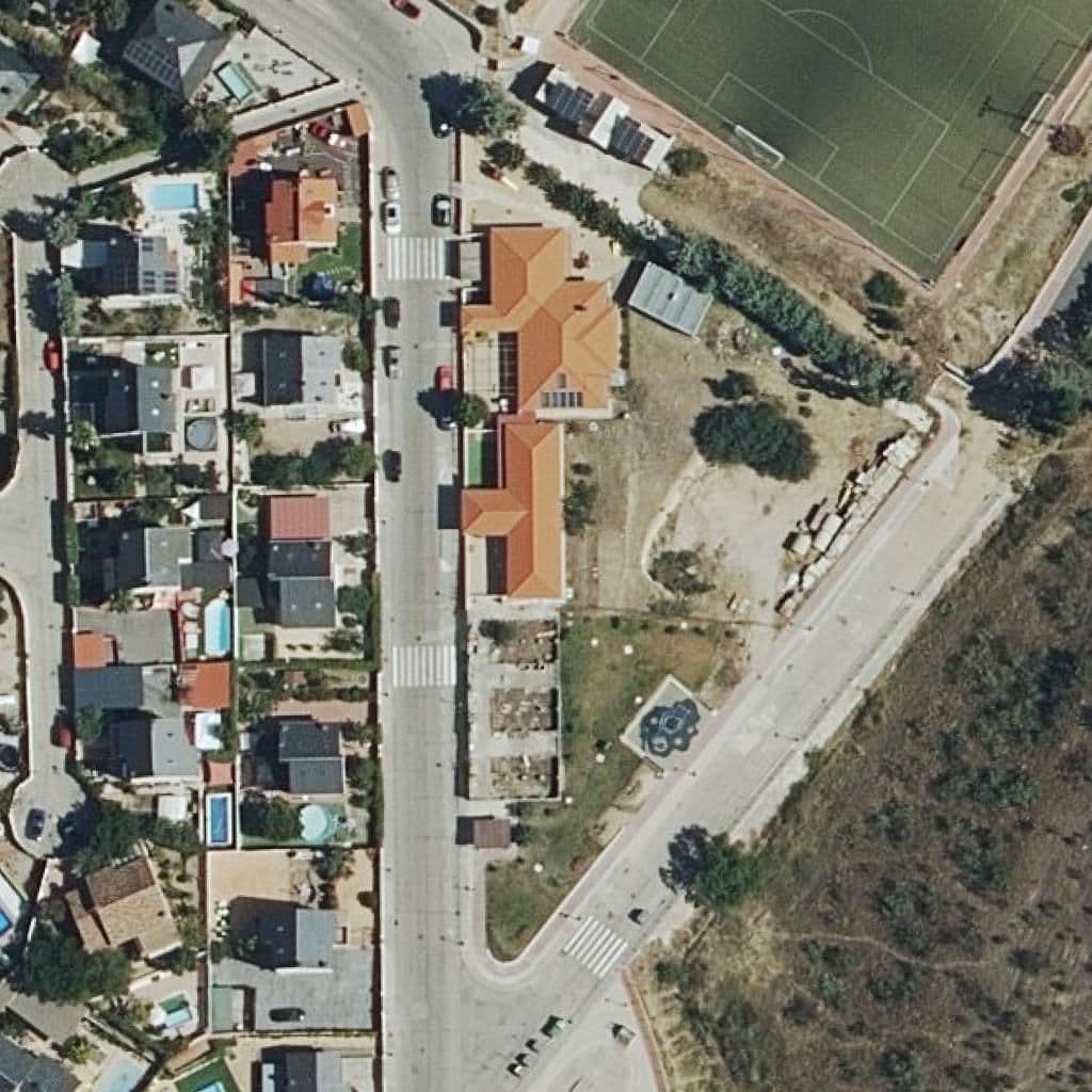 Вид сверху на территорию школы «Sur 10-Villamantilla (La Jara)»