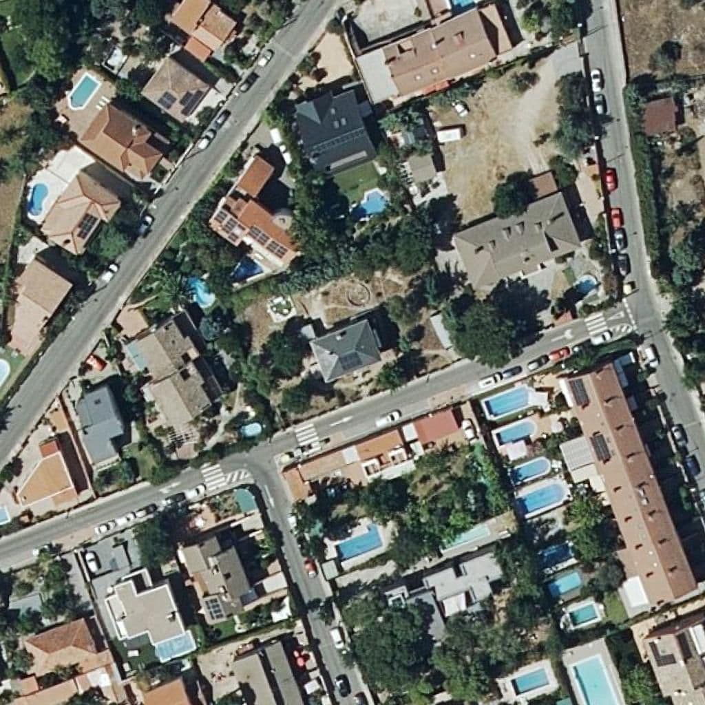 Вид згори на територію школи «Triangulo»