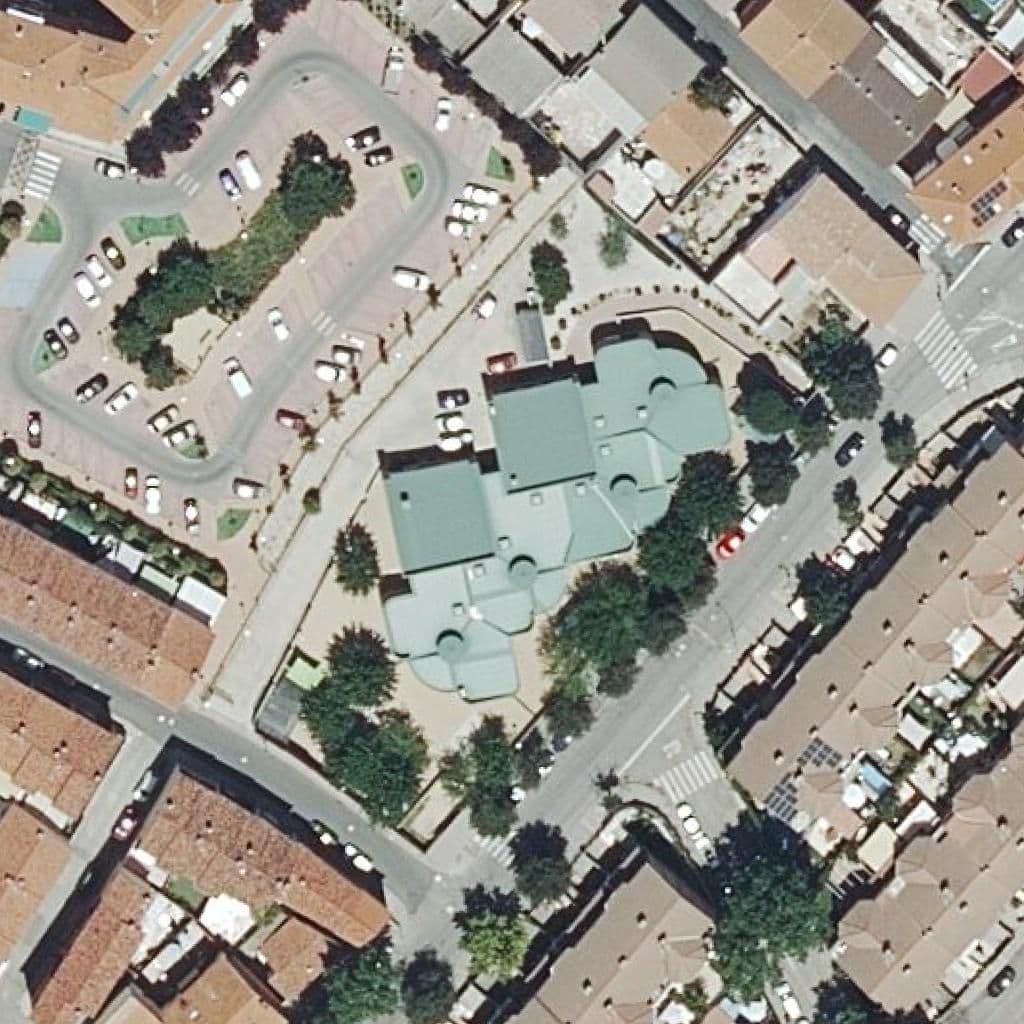 Вид сверху на территорию школы «Los Puertos»