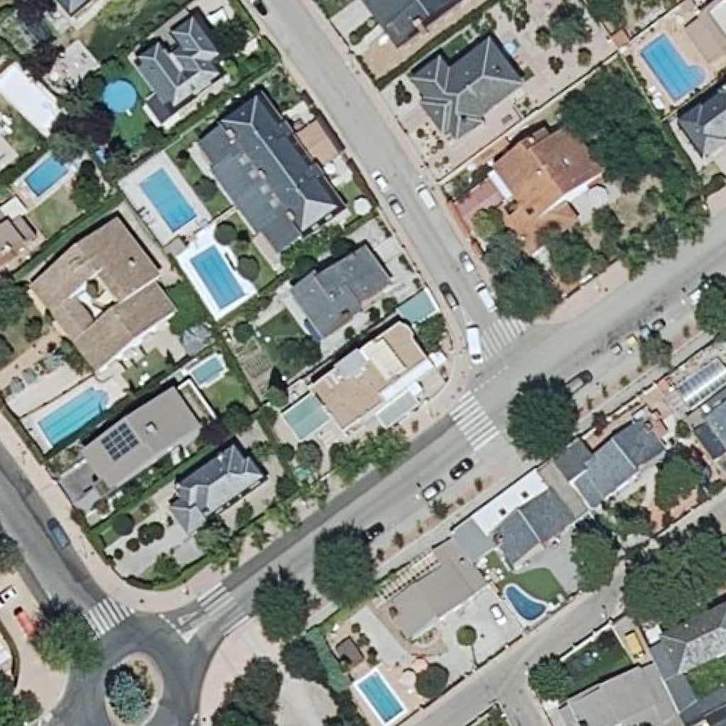 Вид сверху на территорию школы «La Casita Verde»