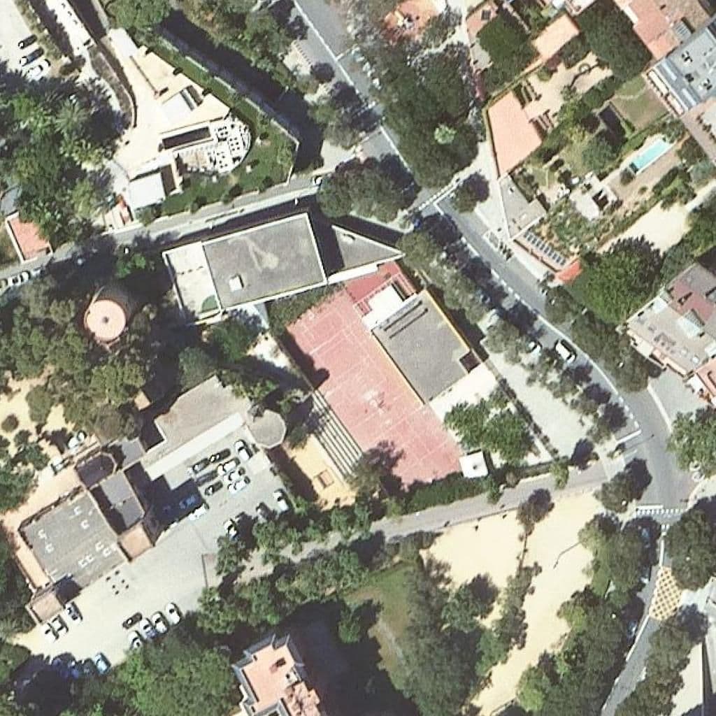 Aerial view of the grounds of Escola Orlandai