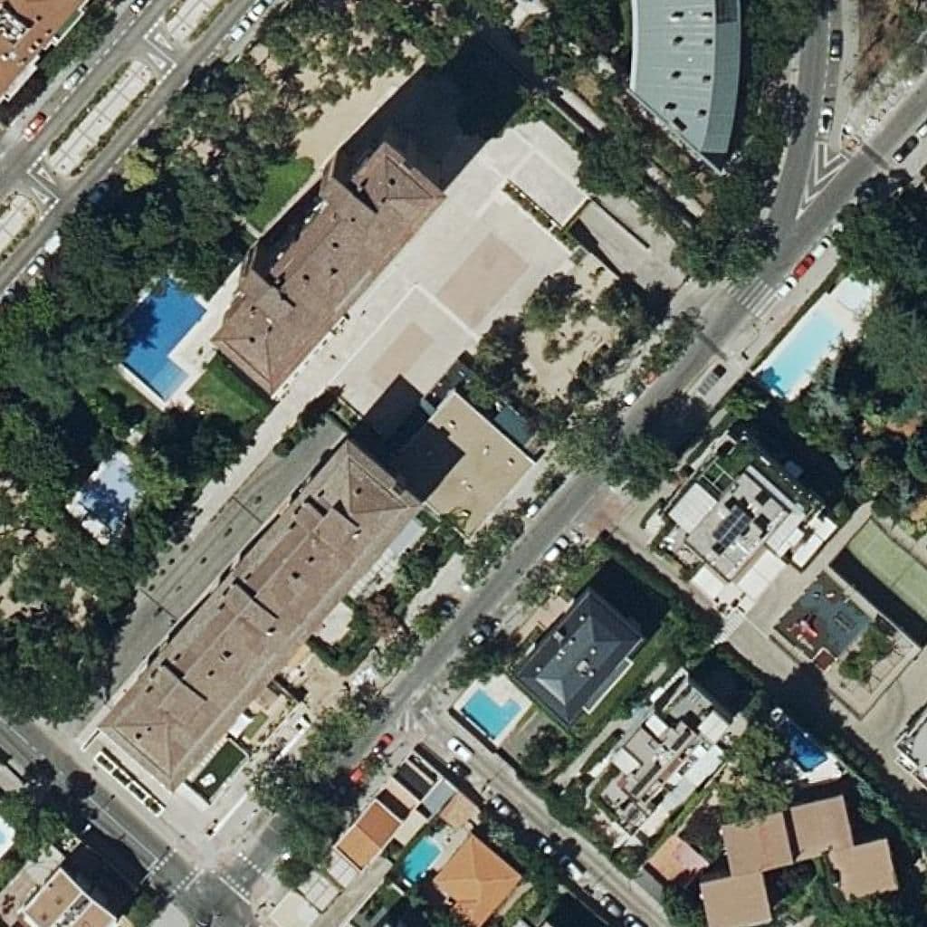 Aerial view of the grounds of Escuela Infantil Bilingüe Sus Pequeños Pasos-Arturo Soria