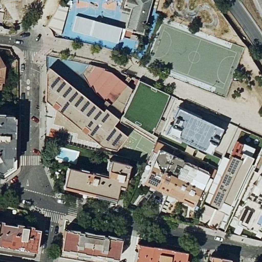 Aerial view of the grounds of King's Infant School (Britanico)