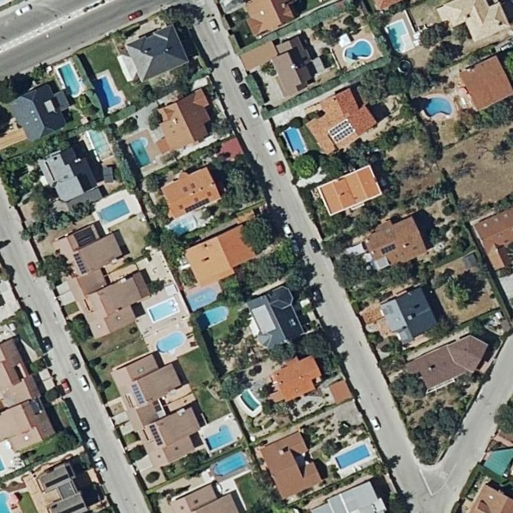 Вид сверху на территорию школы «La Casita Del Farol»
