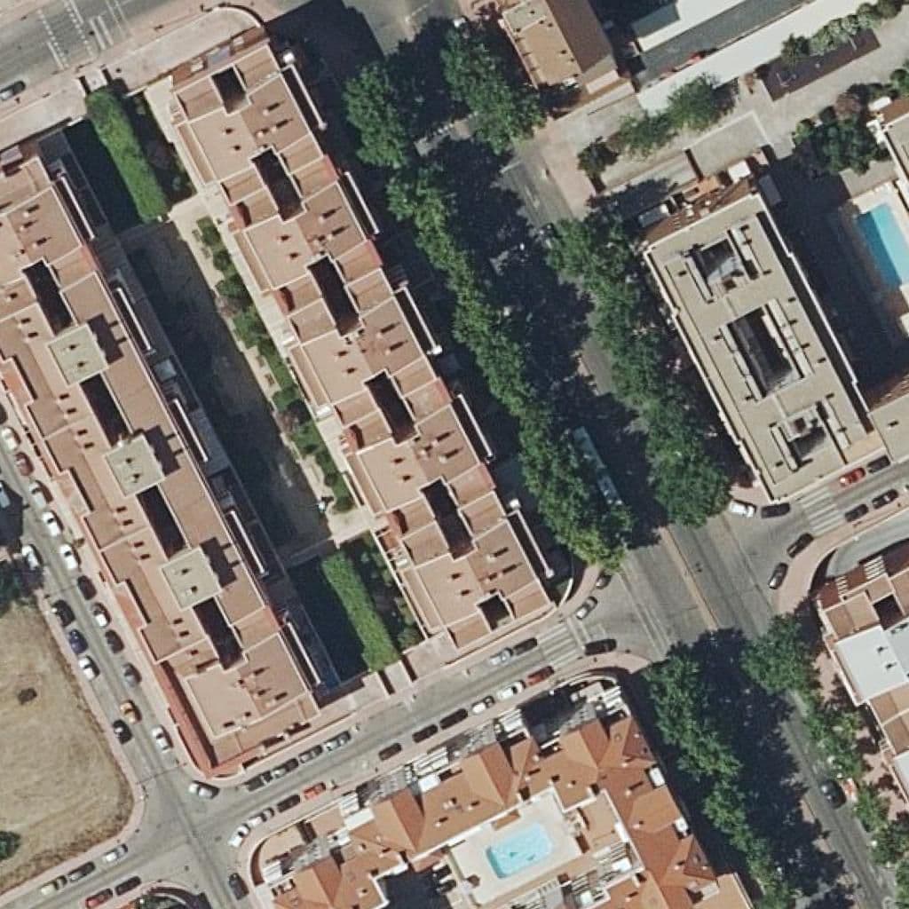 Вид сверху на территорию школы «El Parque Del Ensanche»