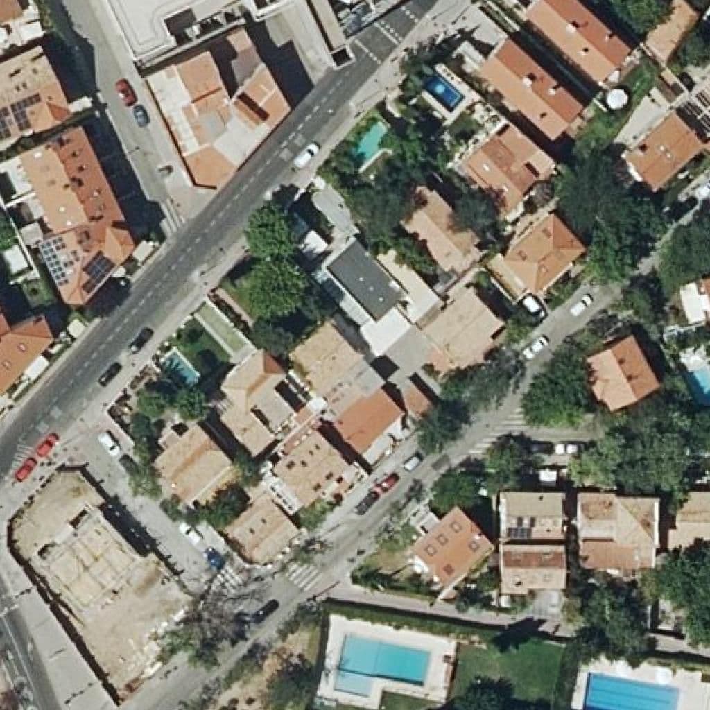 Вид сверху на территорию школы «Osobuco»