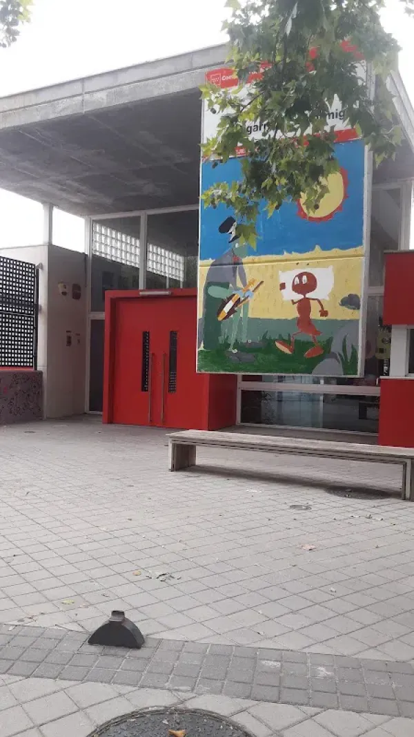 La Cigarra Y La Hormiga