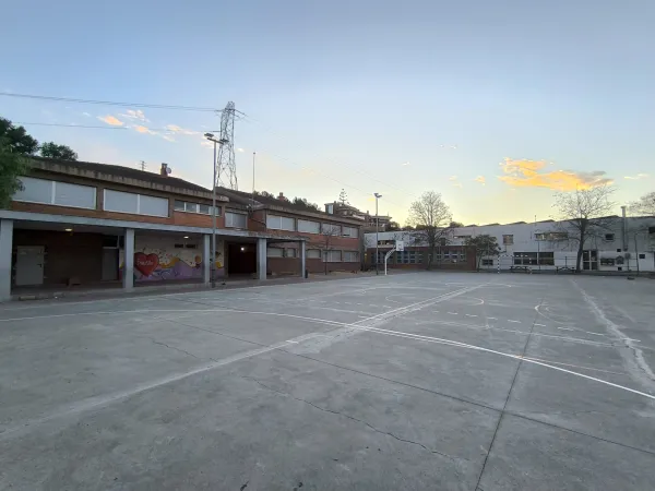 Escola Pau Vila