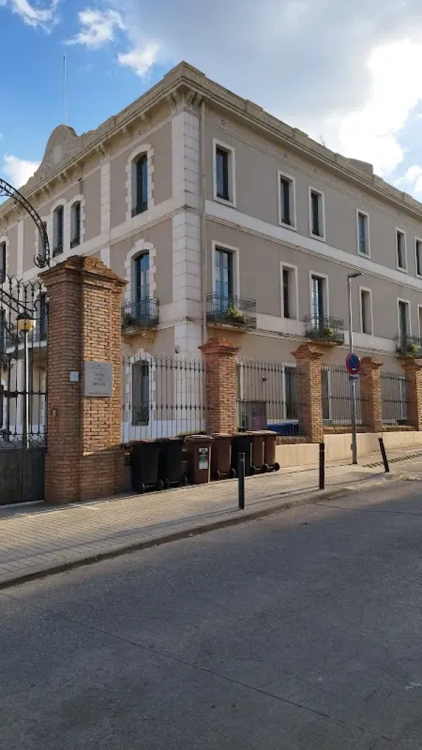 Escola Benviure