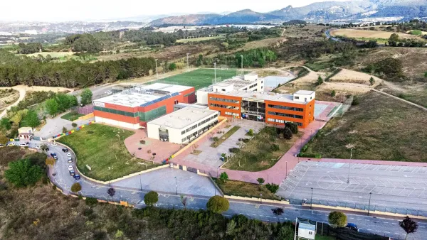 Àgora-Masia Bach
