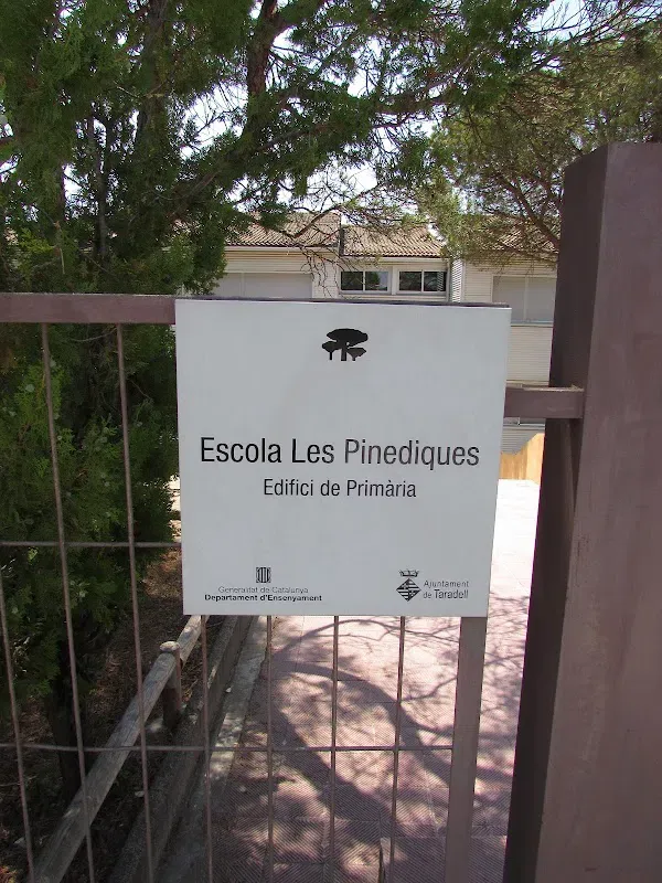 Escola Les Pinediques