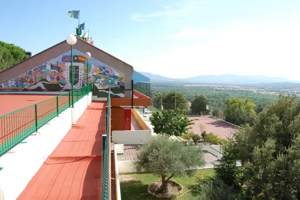 St. Michael's Royal School (Britanico)